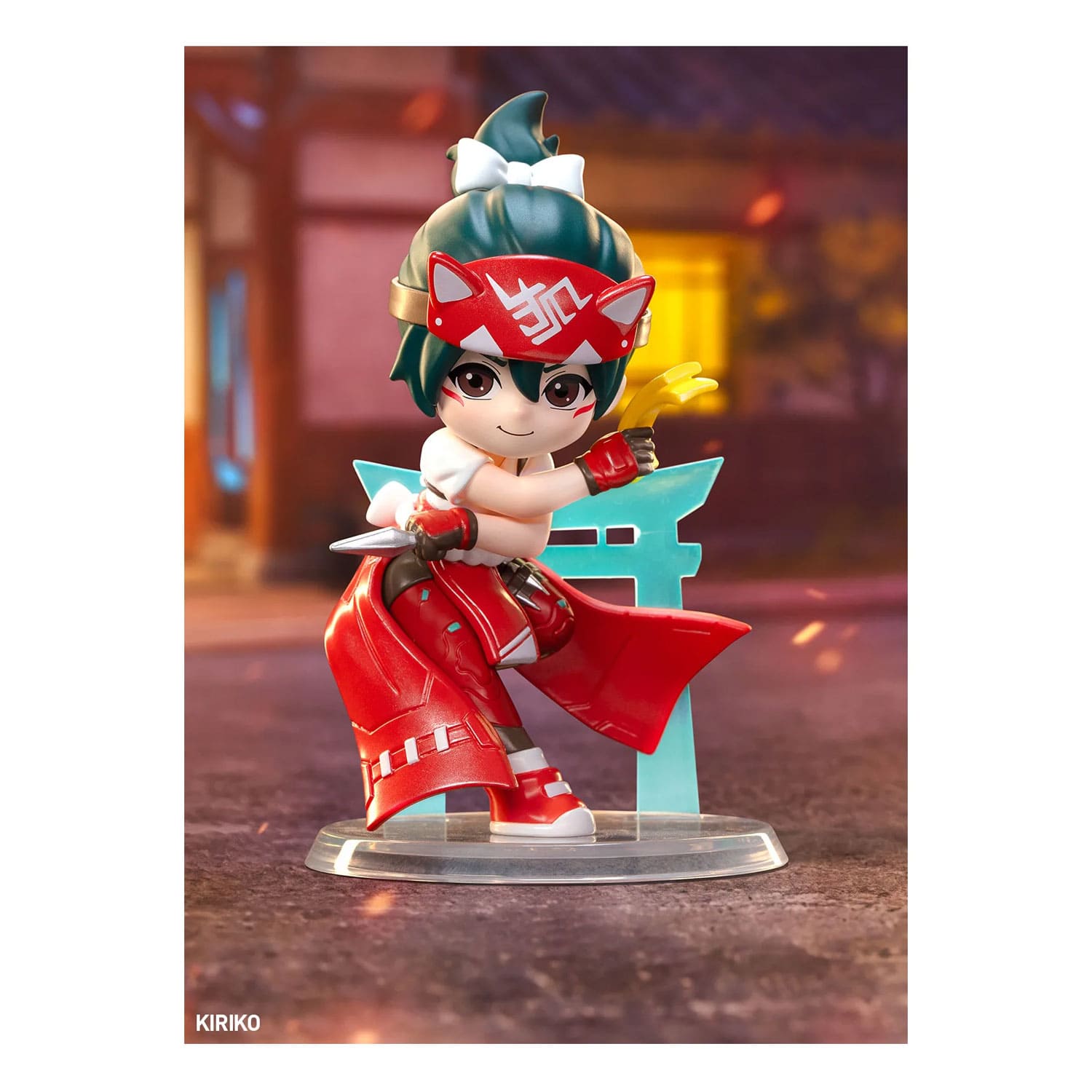 Die Blind Box POP MART Overwatch-Play-of-the-Game-Series Figurenbox mit der Figur Kiriko mit Pose und Karte.