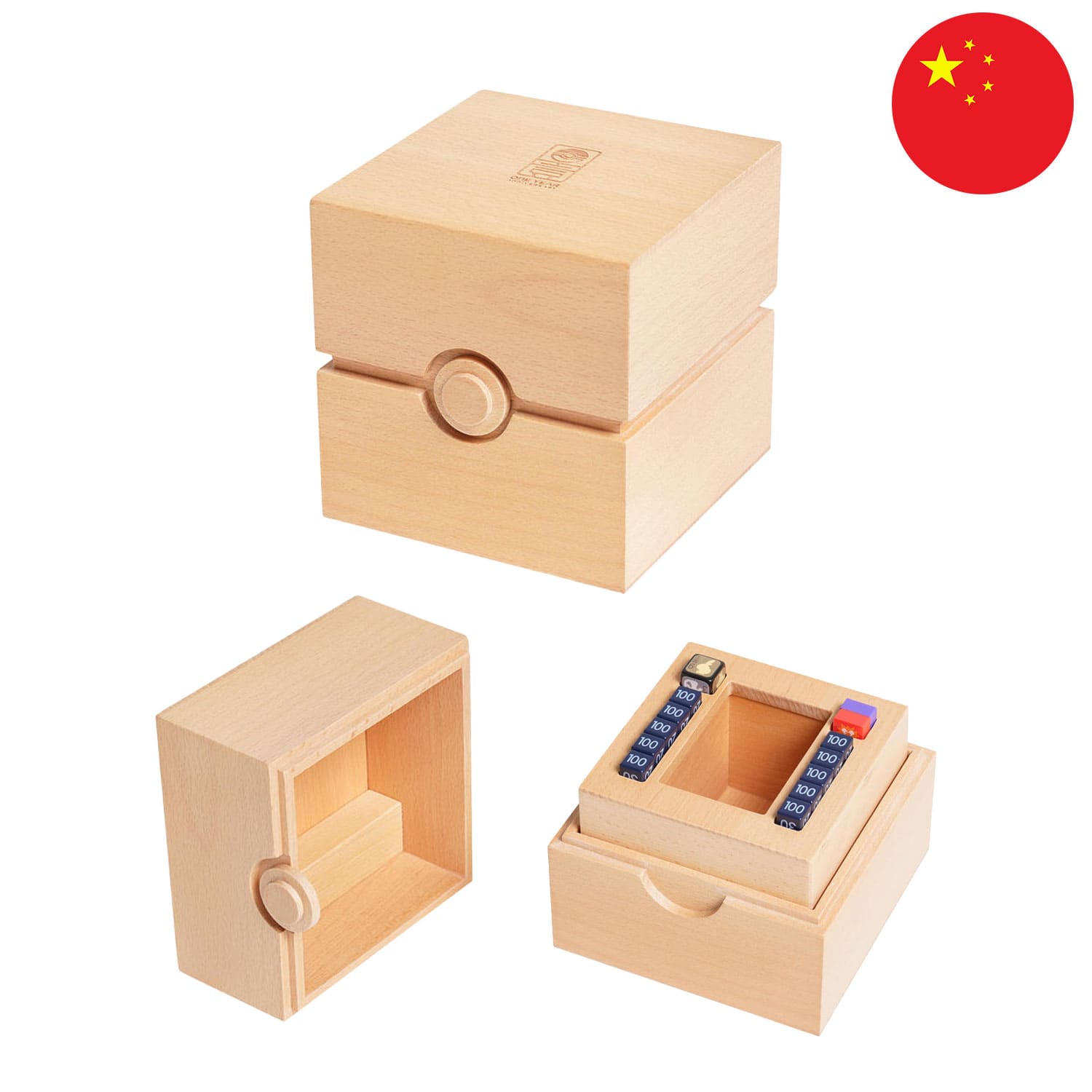 Die Holzbox als Pokeball mit den Würfeln von der 1 Year Anniversary Alola Pokemon Box (CS0D) mit der Flagge Chinas.