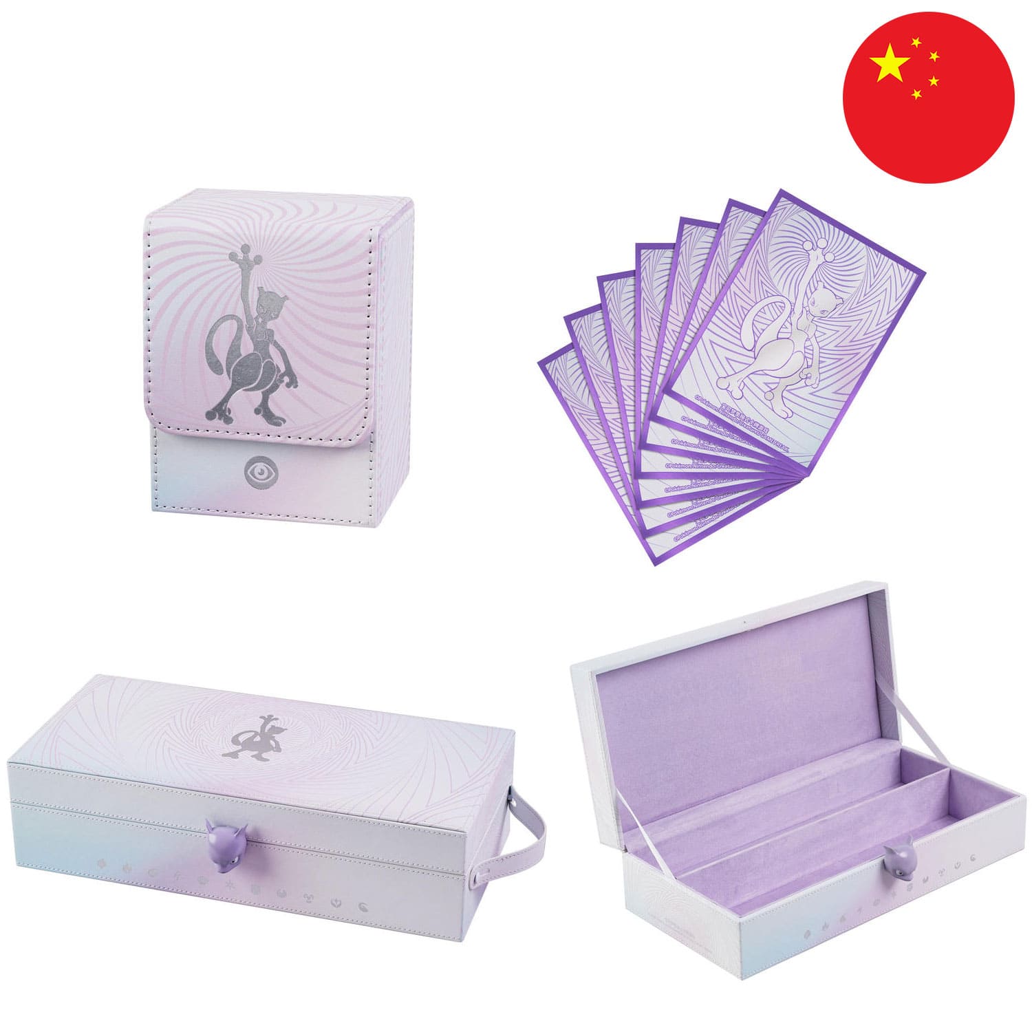 Der Inhalt der Pokémon Elite Trainer Box Mewtwo VStar, mit der Box, der Deckbox und den Kartenhüllen, mit der Flagge Chinas.